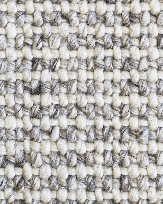 Kansas Floor Rug in Oyster/Natural, close-up of the wool and viscose pile and texture