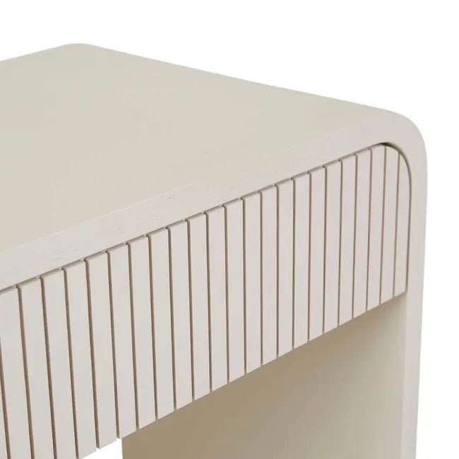 Chloe Channel Console